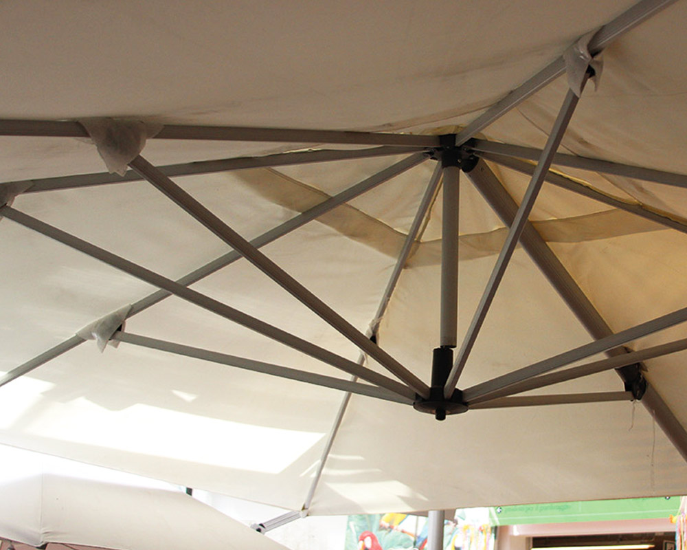 Ombrellone Braccio Laterale New Toile Grigio e Taupe 3x4m in Alluminio e Poliestere - immagine 2