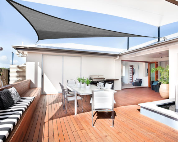 Vela Sailing Triangolare 5×5 Sabbia in Acciaio e Poliestere