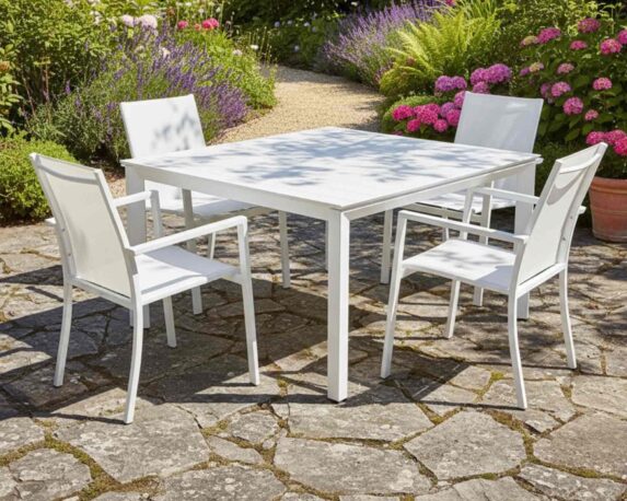Set Pranzo Konnor Allungabile 160/110x160h + 4 Poltrone Bianco in Alluminio e Textilene – Bizzotto