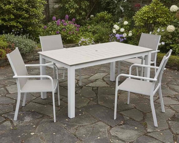 Set Pranzo New Butterfly 160/240x100x76h + 4 Poltrone New Croisette Beige in Alluminio e Textilene