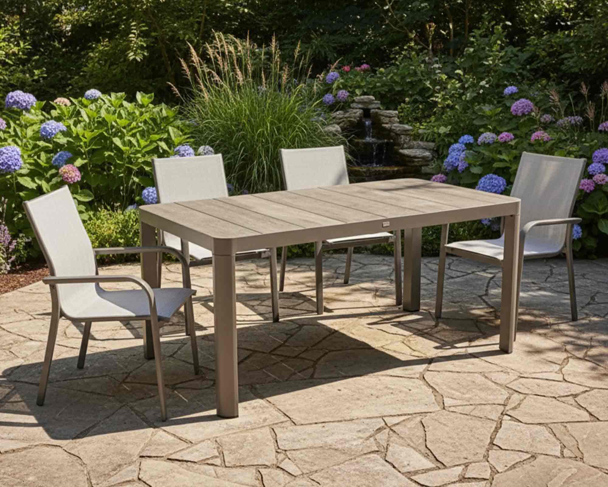 Set Pranzo Stone 160x90 + 4 Poltrone Stone in Alluminio e Textilene Champagne e Grigio