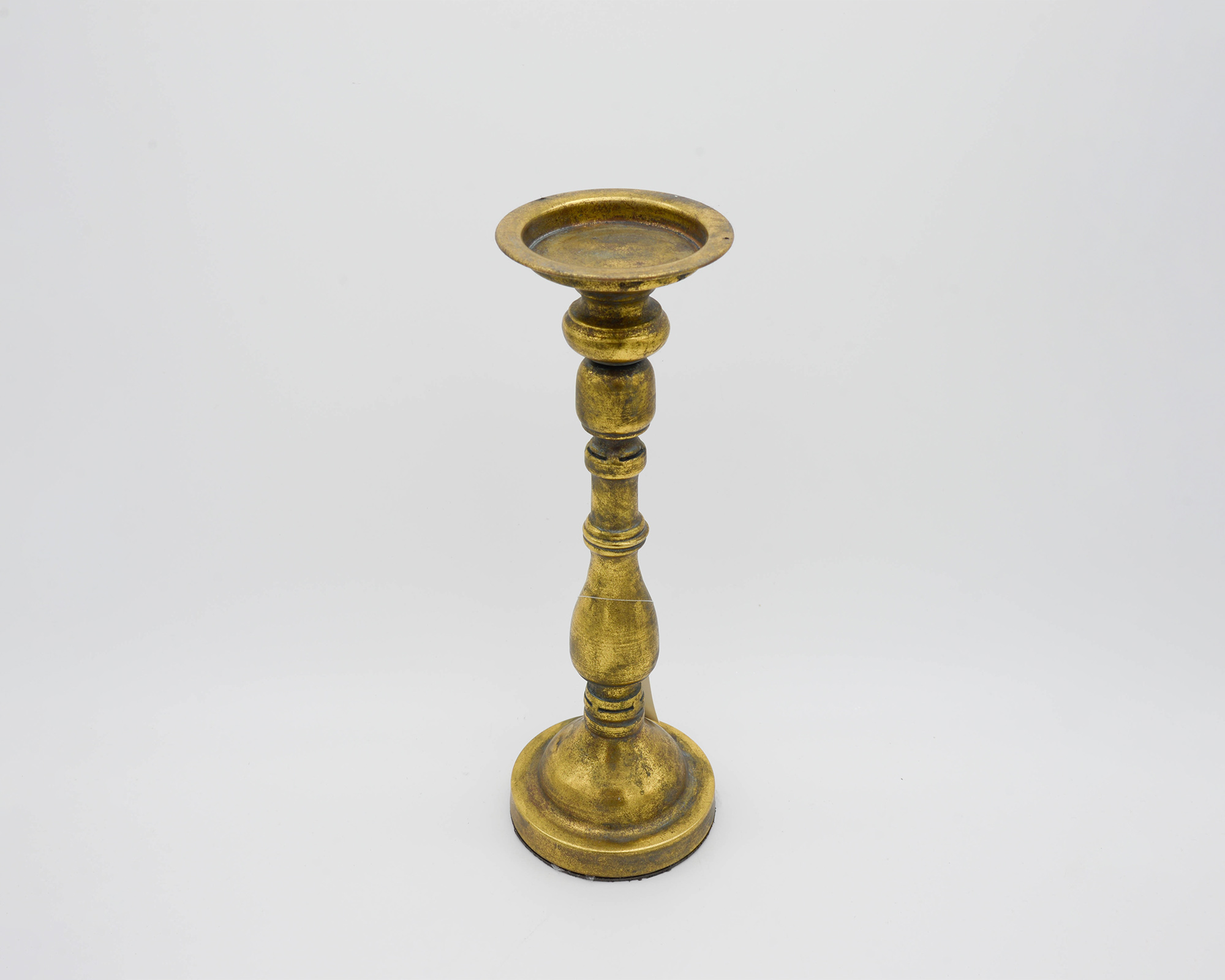 Candelabro di colore oro antico in metallo