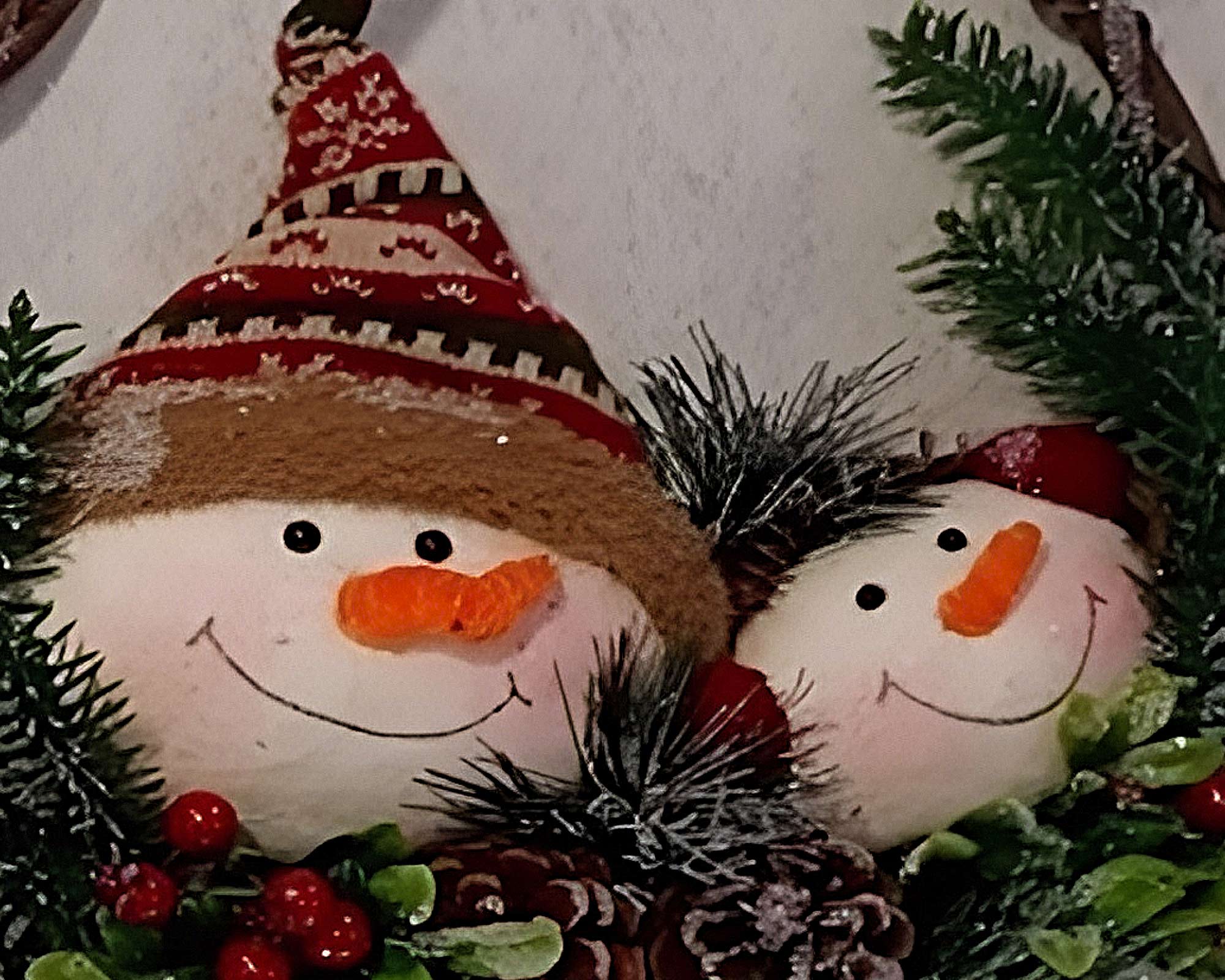 Ghirlanda natalizia in legno con Pupazzo di neve - immagine 2