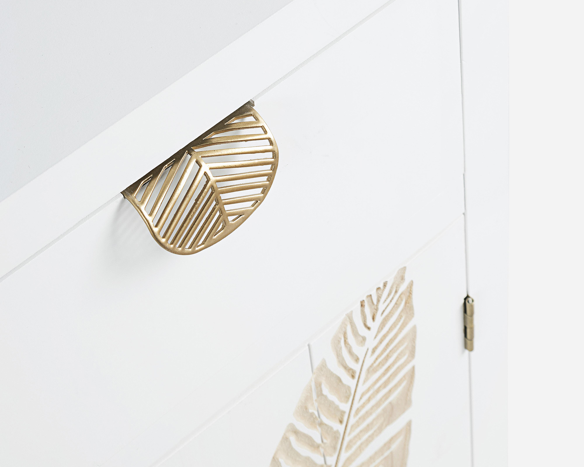 Credenza Folium con 2 Ante e 4 Cassetti in Legno di Abete e MDF - Bizzotto - immagine 6