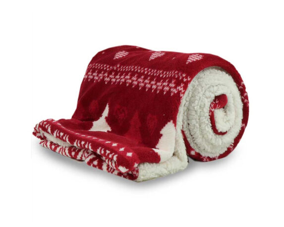 Coperta invernale rossa con decorazioni natalizie