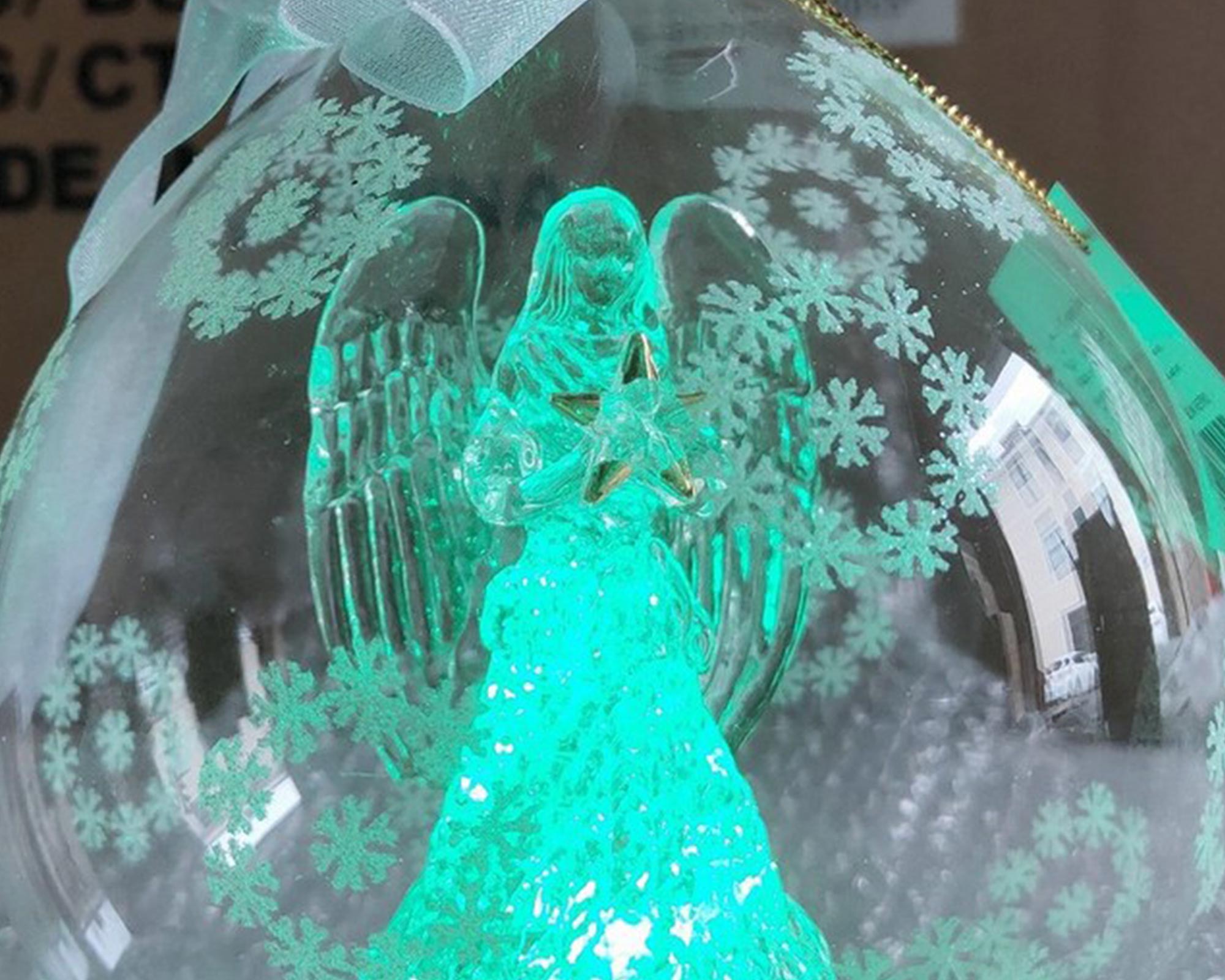 Pallina di Natale luminosa in vetro con Angelo - immagine 2