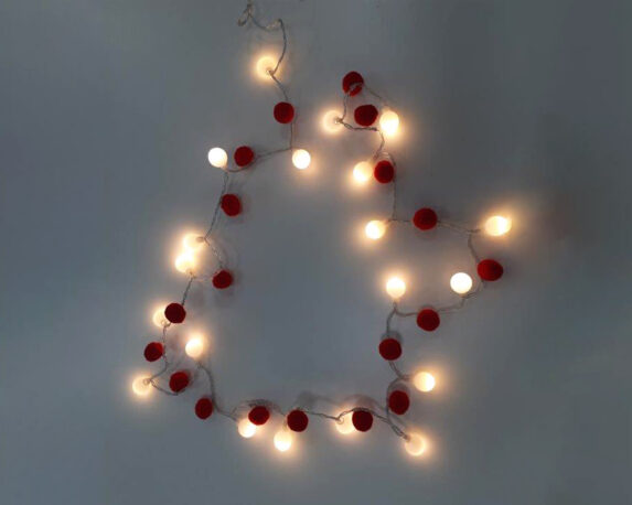 Catena Di Luci Sferette Pon Pon Rossi 20 Led