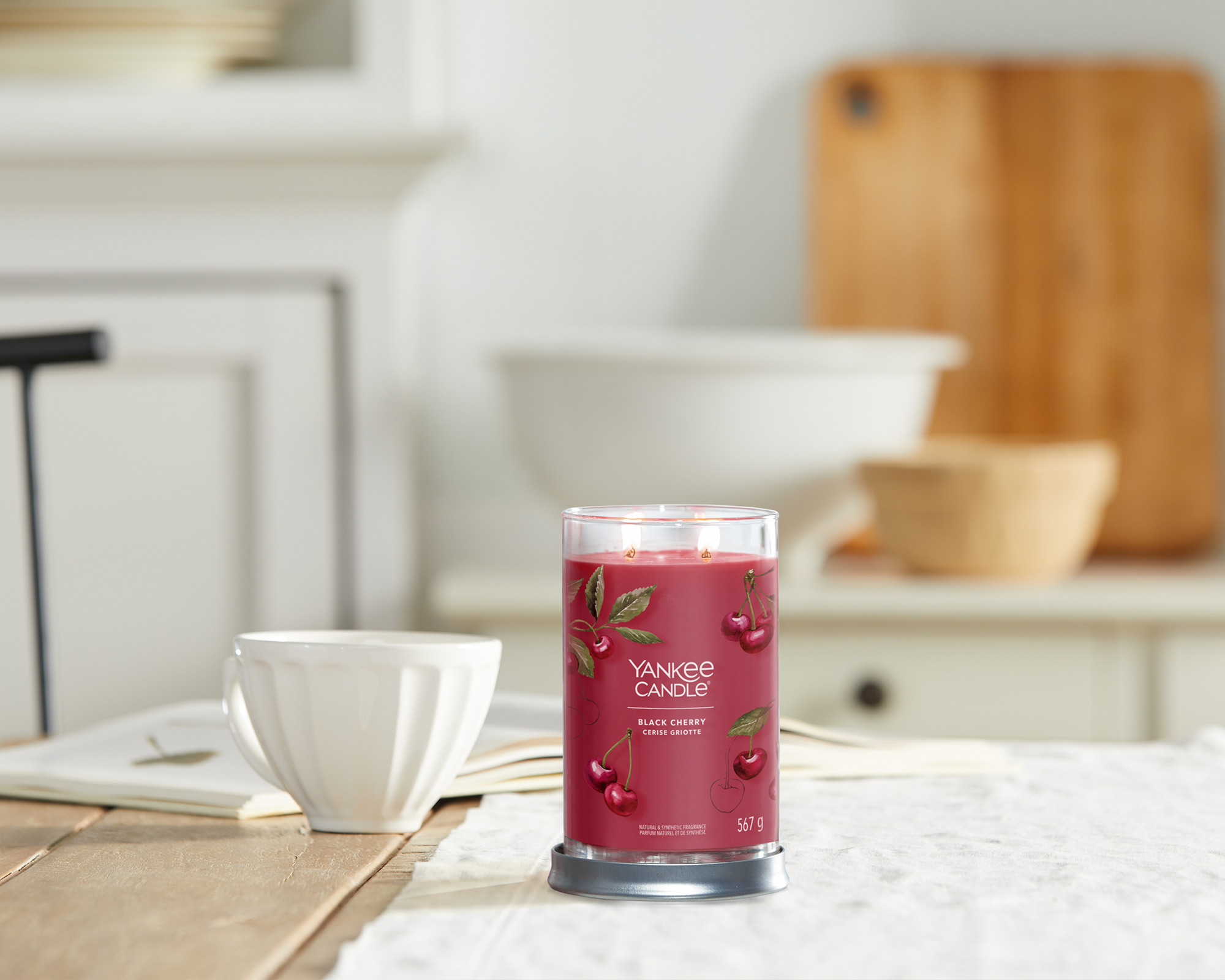 Candela Tumbler Grande Black Cherry - Yankee Candle - immagine 8