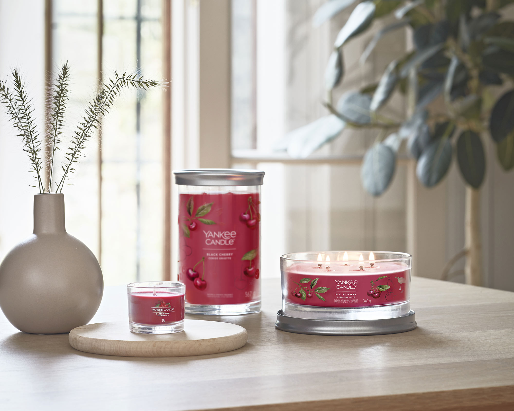 Candela Tumbler Grande Black Cherry - Yankee Candle - immagine 9