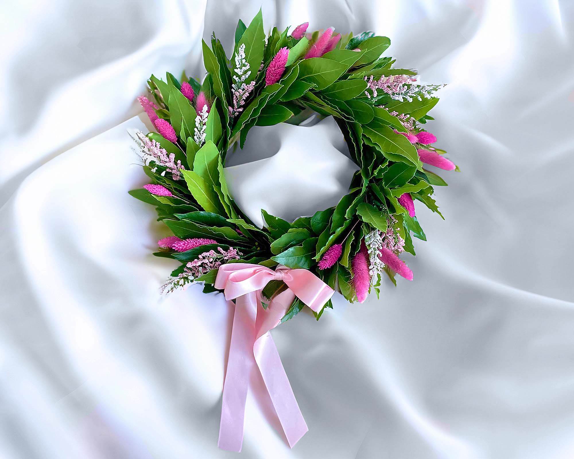 Corona di Alloro per Laurea con Erica, Mini Pampas Fucsia e Fiori