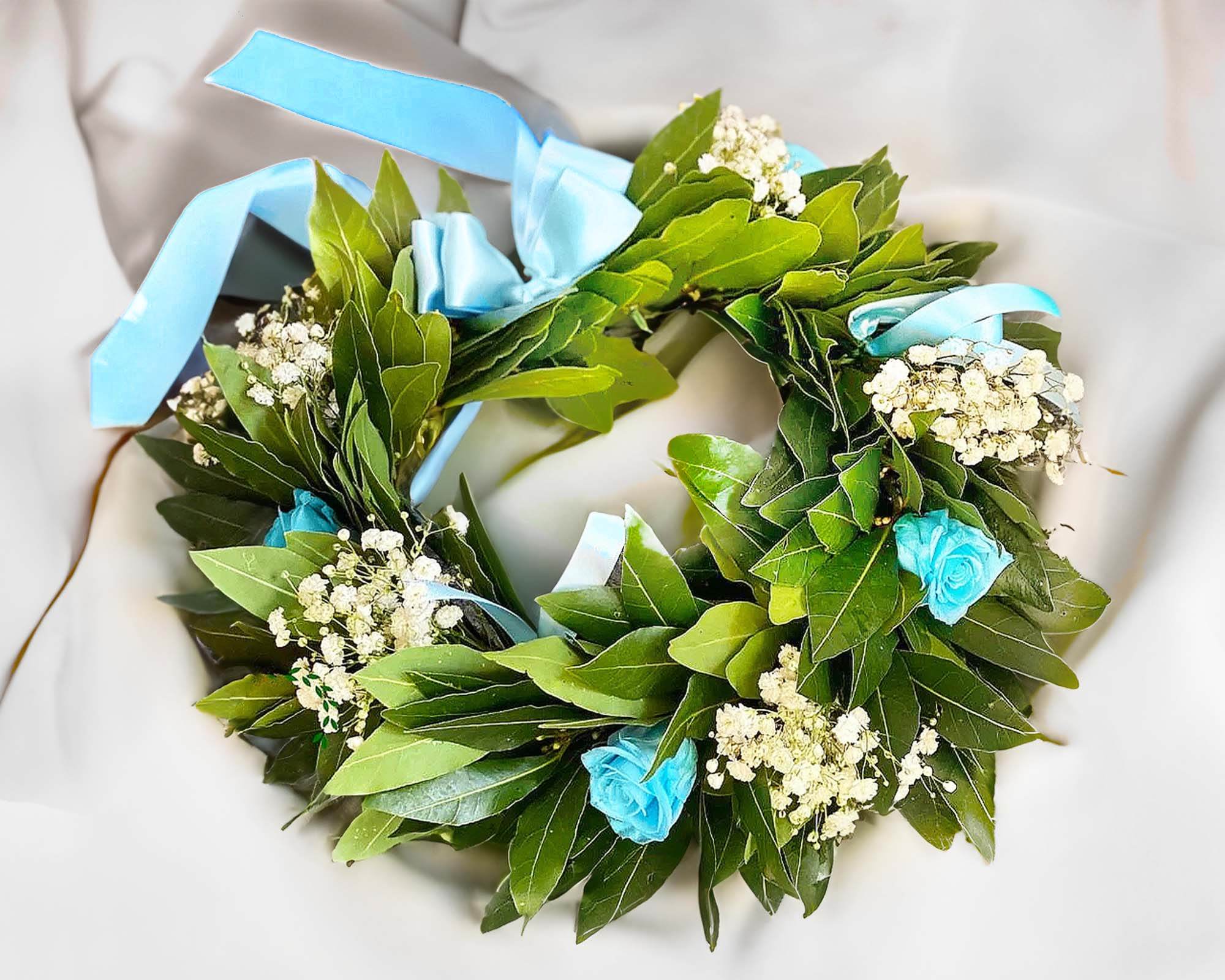 Corona di Alloro per Laurea con Roselline Azzurre e Gipsofila