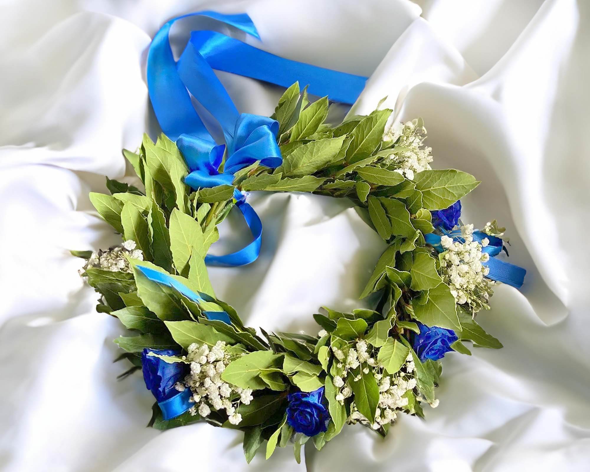 Corona di Alloro per Laurea con Roselline Blu e Gipsofila