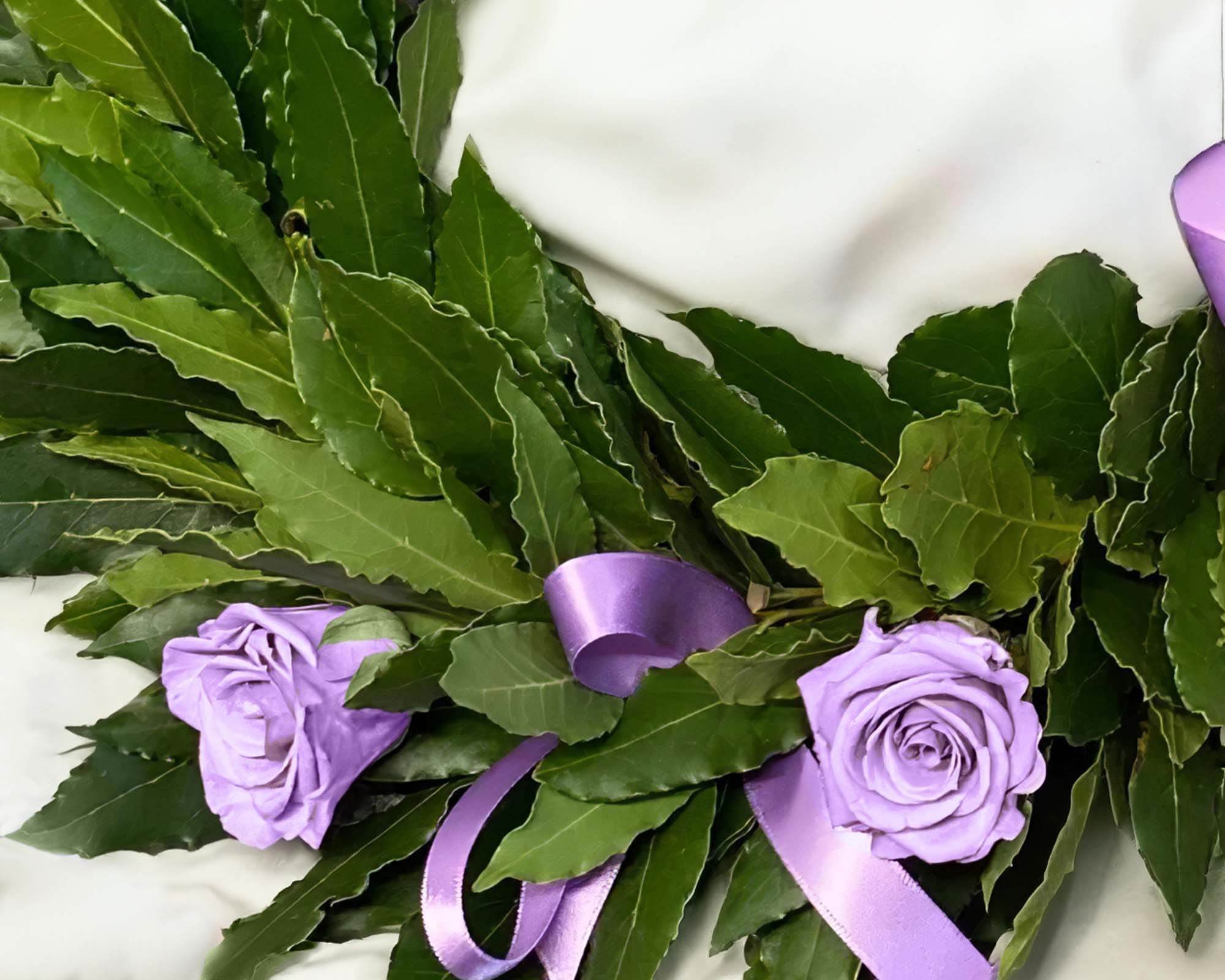 Corona di Alloro per Laurea con Roselline Violetto - immagine 2