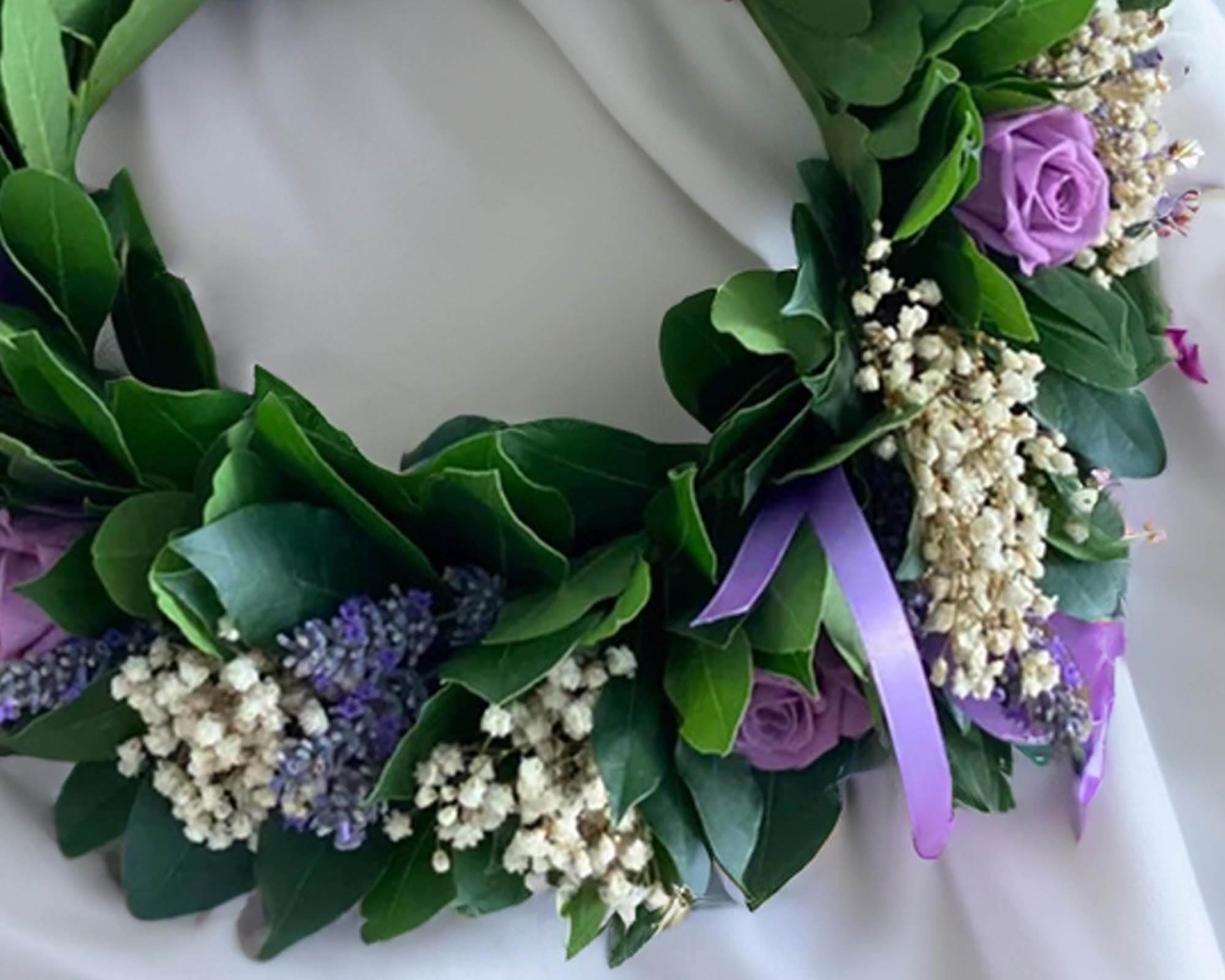 Corona di Alloro per Laurea con Roselline Violette, Lavanda e Gipsofila - immagine 2