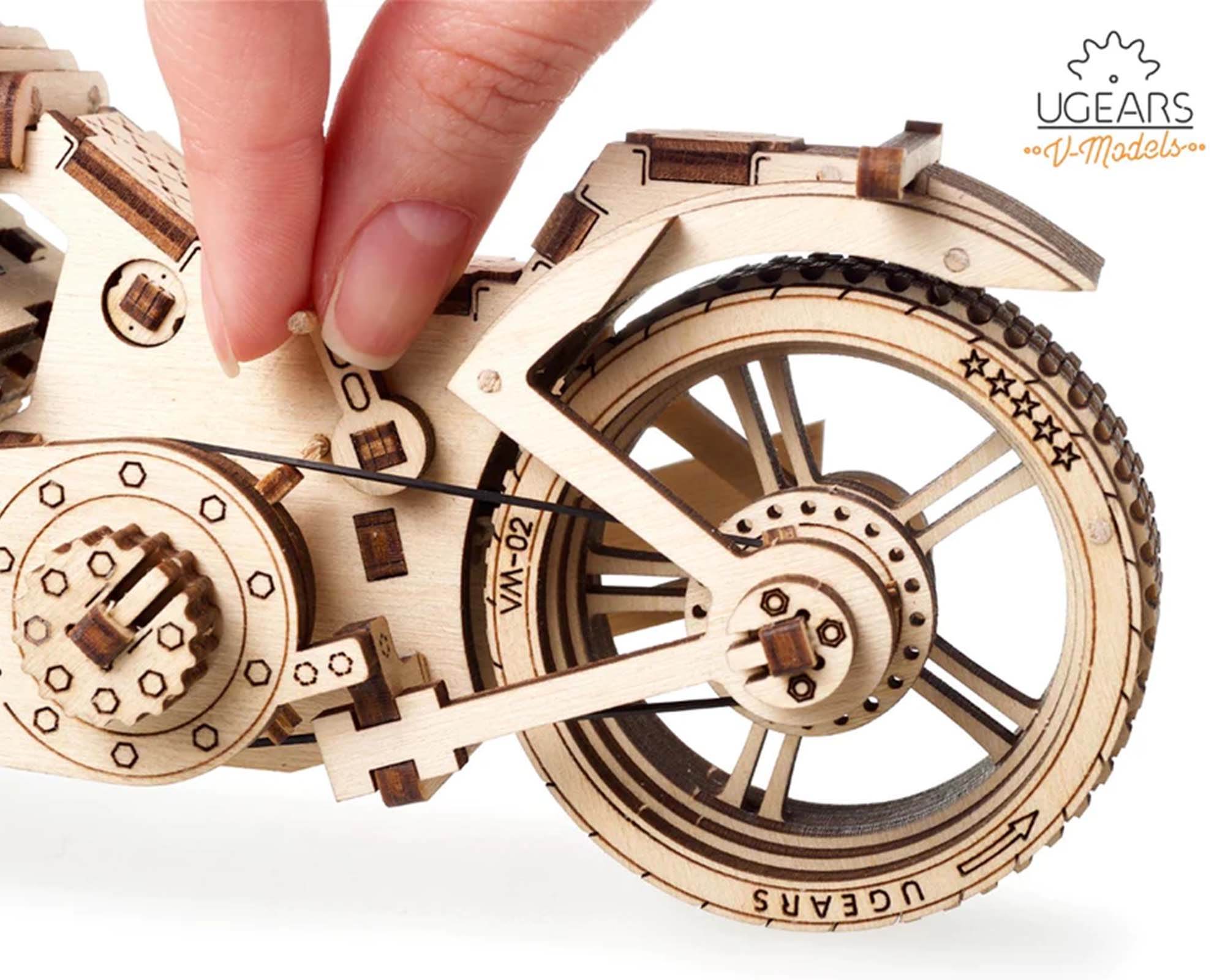 Modellino Moto VM02 in Legno - Ugears - immagine 6