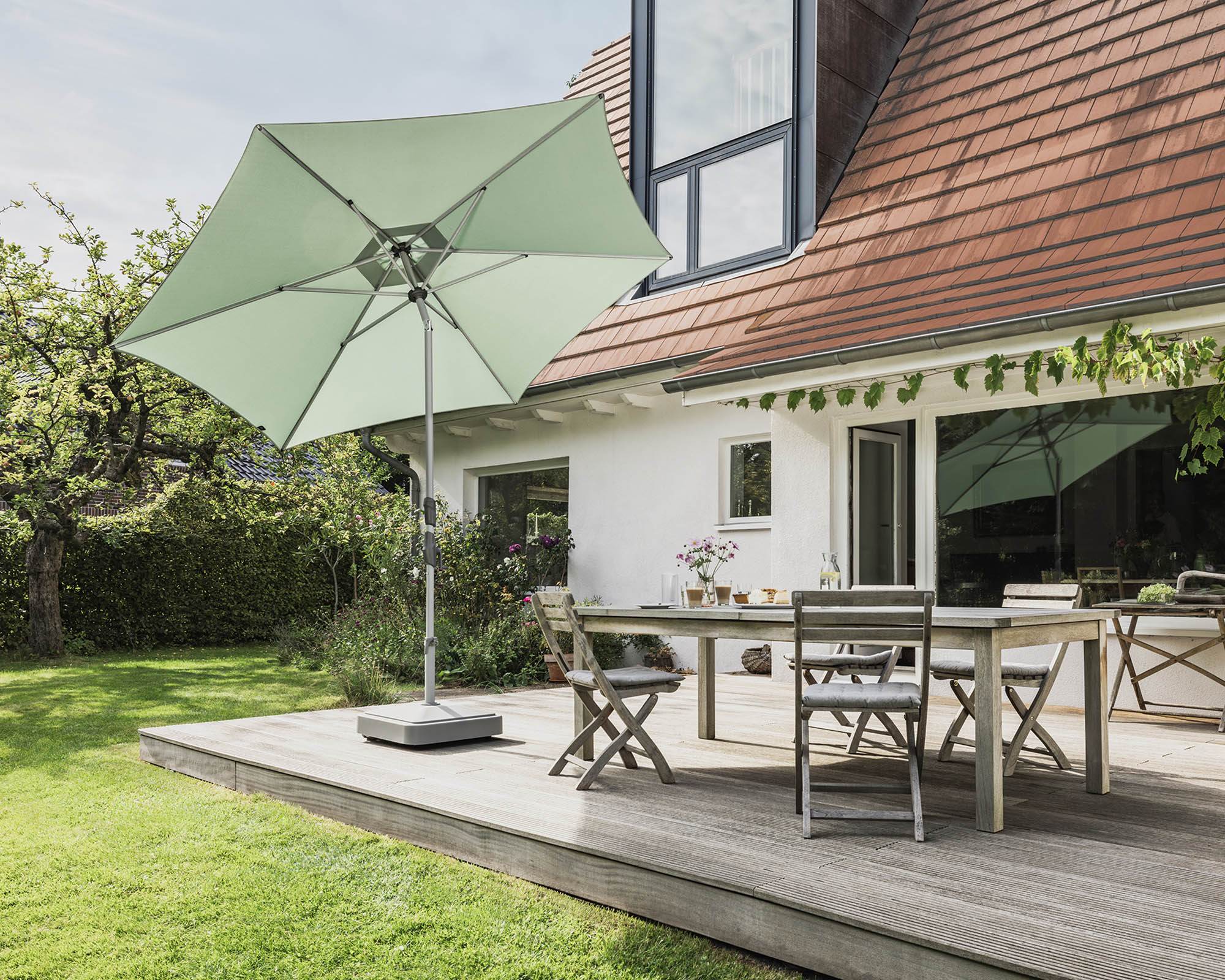 Ombrellone a Palo Centrale Slide Verde 3x3m in Alluminio, Acciaio e Poliestere - Arco Marketing - immagine 9