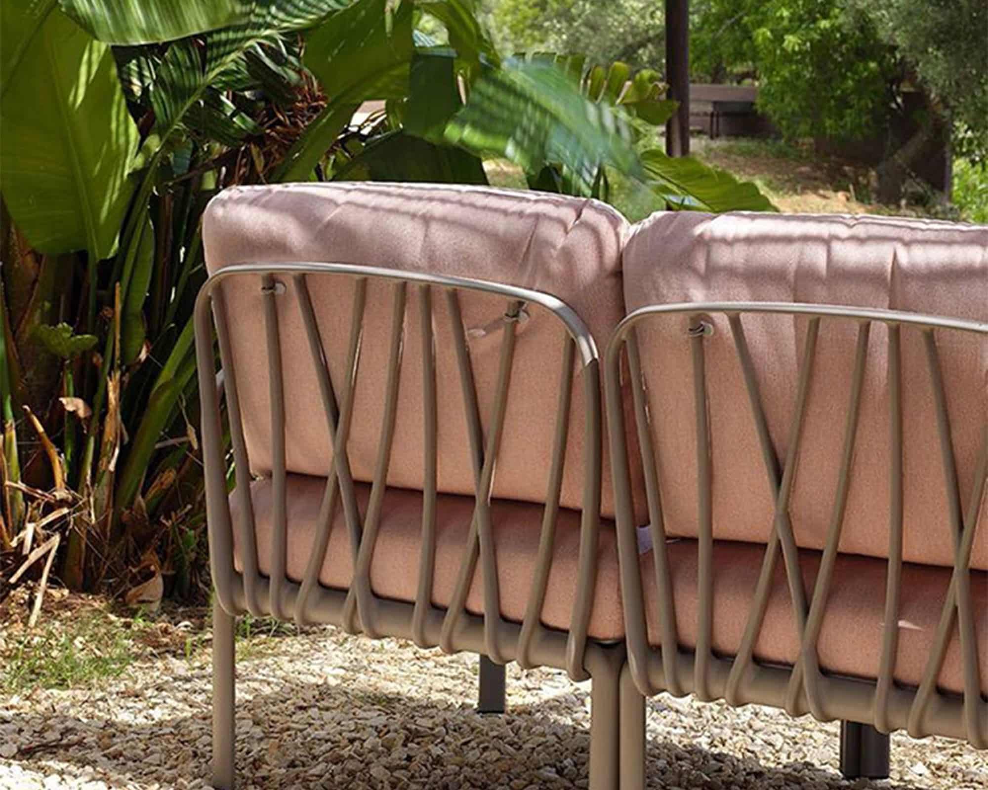 Set Salotto Divano Bianco Komodo 5 Sumbrella Ghiaccio 294x154x88cm in Resina e Polipropilene - Nardi - immagine 6