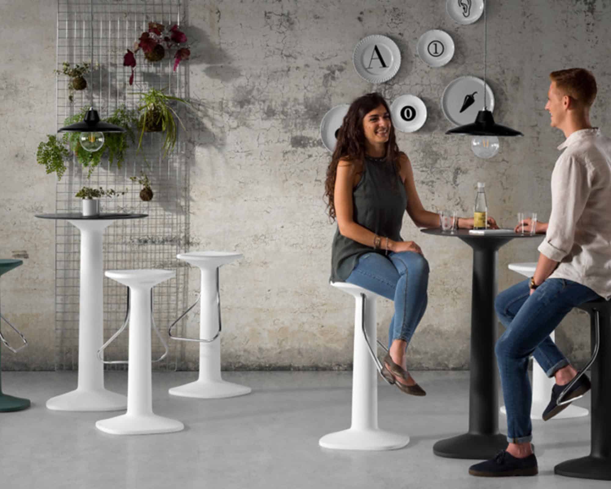 Sgabello Tool con Poggiapiedi Bianco in Polipropilene - immagine 6