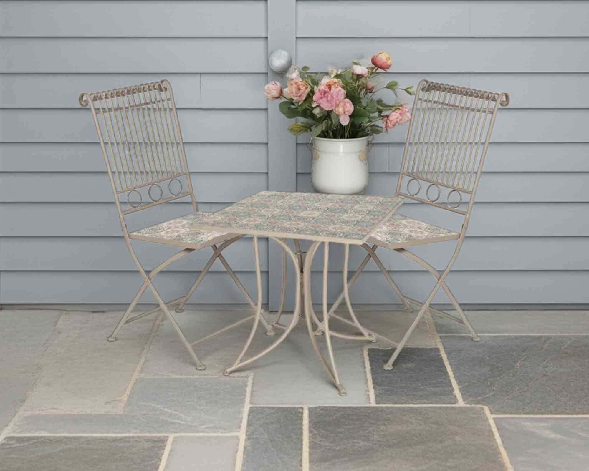 Set Bistrot Tavolino Avignon + 2 Sedie Avignon Taupe in Ferro - Kaemingk