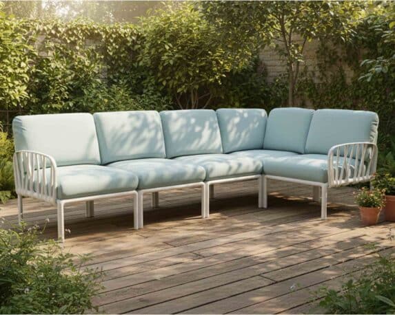 Set Salotto Divano Bianco Komodo 5 Sumbrella Ghiaccio 294x154x88cm in Resina e Polipropilene – Nardi