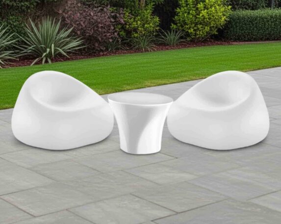 Set Salotto Gumball con 2 Poltrone e Tavolino Bianco in Polipropilene