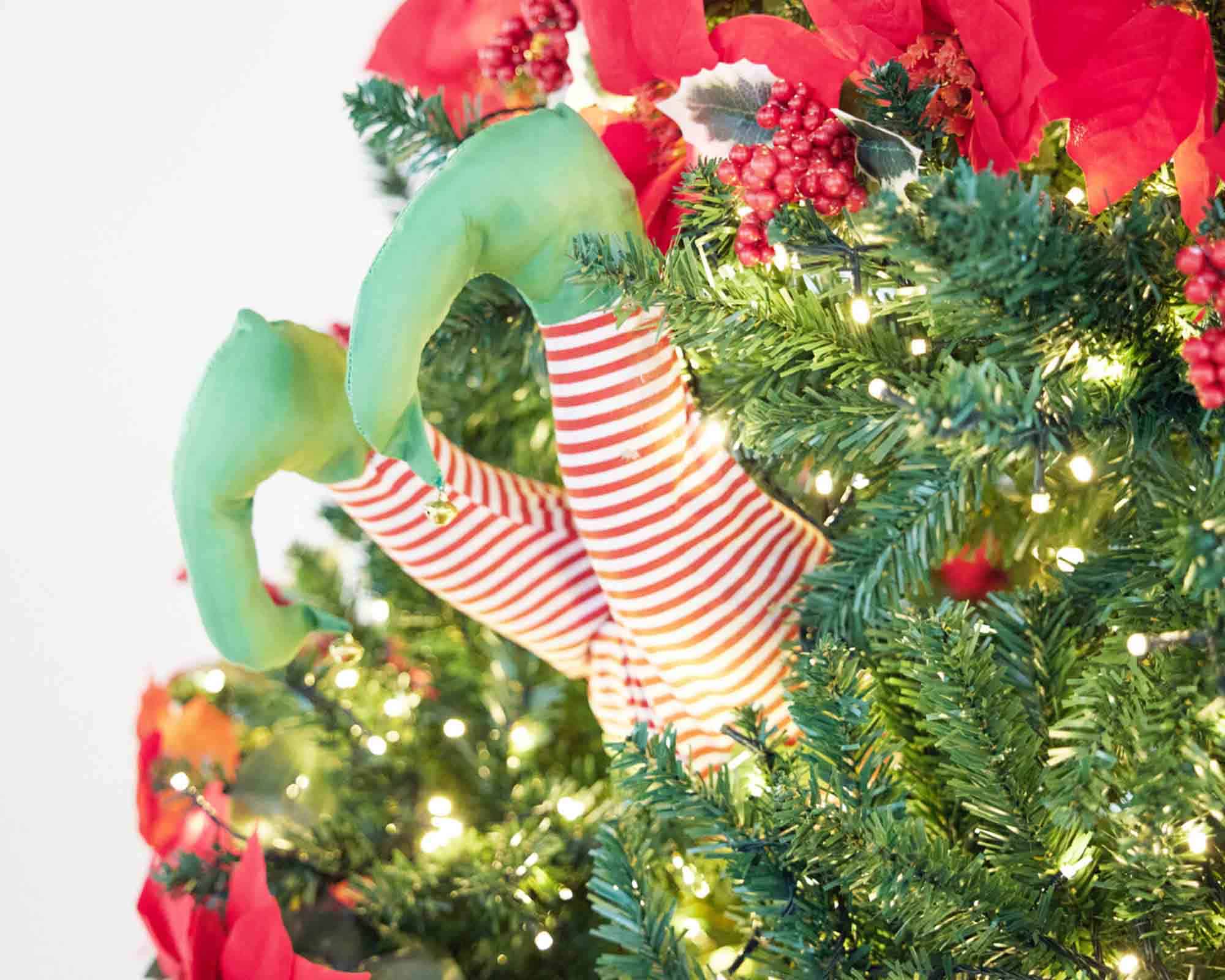 Decorazione Gamba di Elfo con Mobimento 35h in Tessuto e Metallo - immagine 2