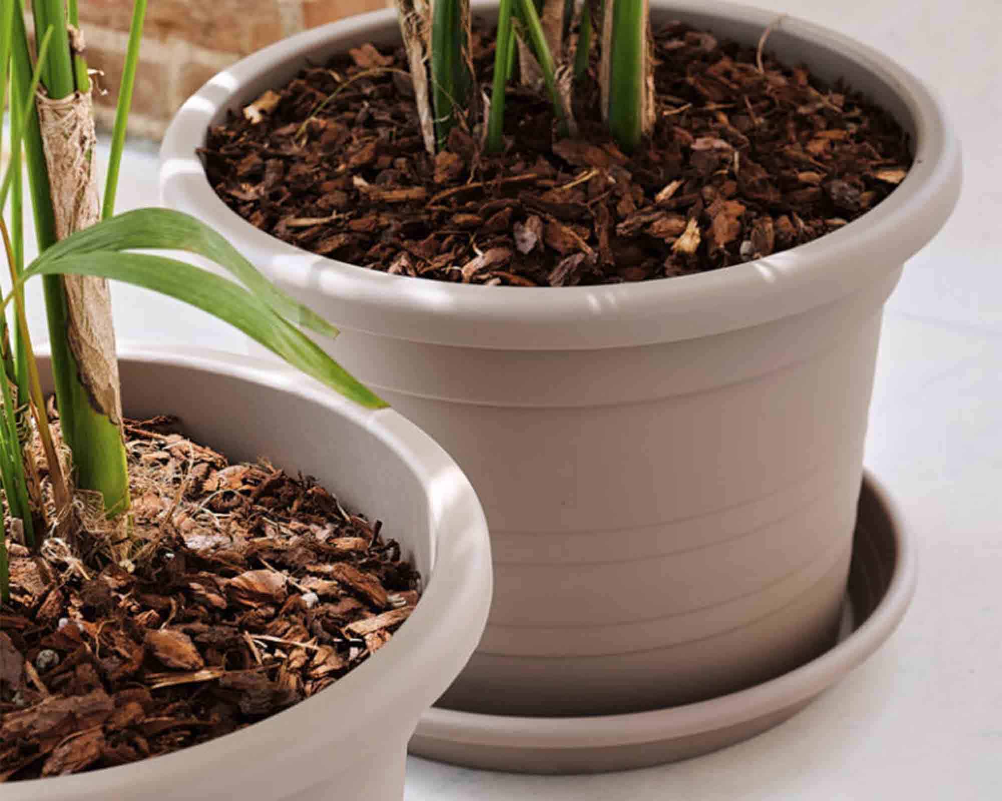 Sottovaso Cilindrico Bianco D17cm in Plastica - Veca - immagine 5