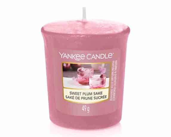 Candela Votiva Sweet Plum Sake – Yankee Candle