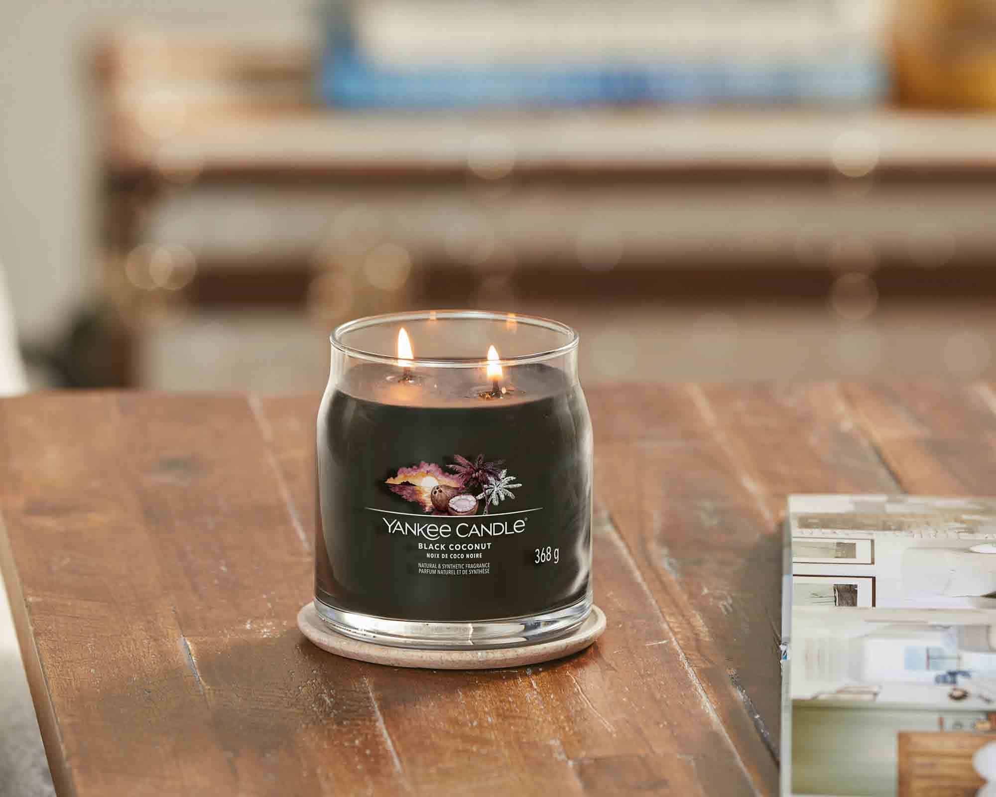 Giara Candela Media Classic Black Coconut - Yankee Candle - immagine 4