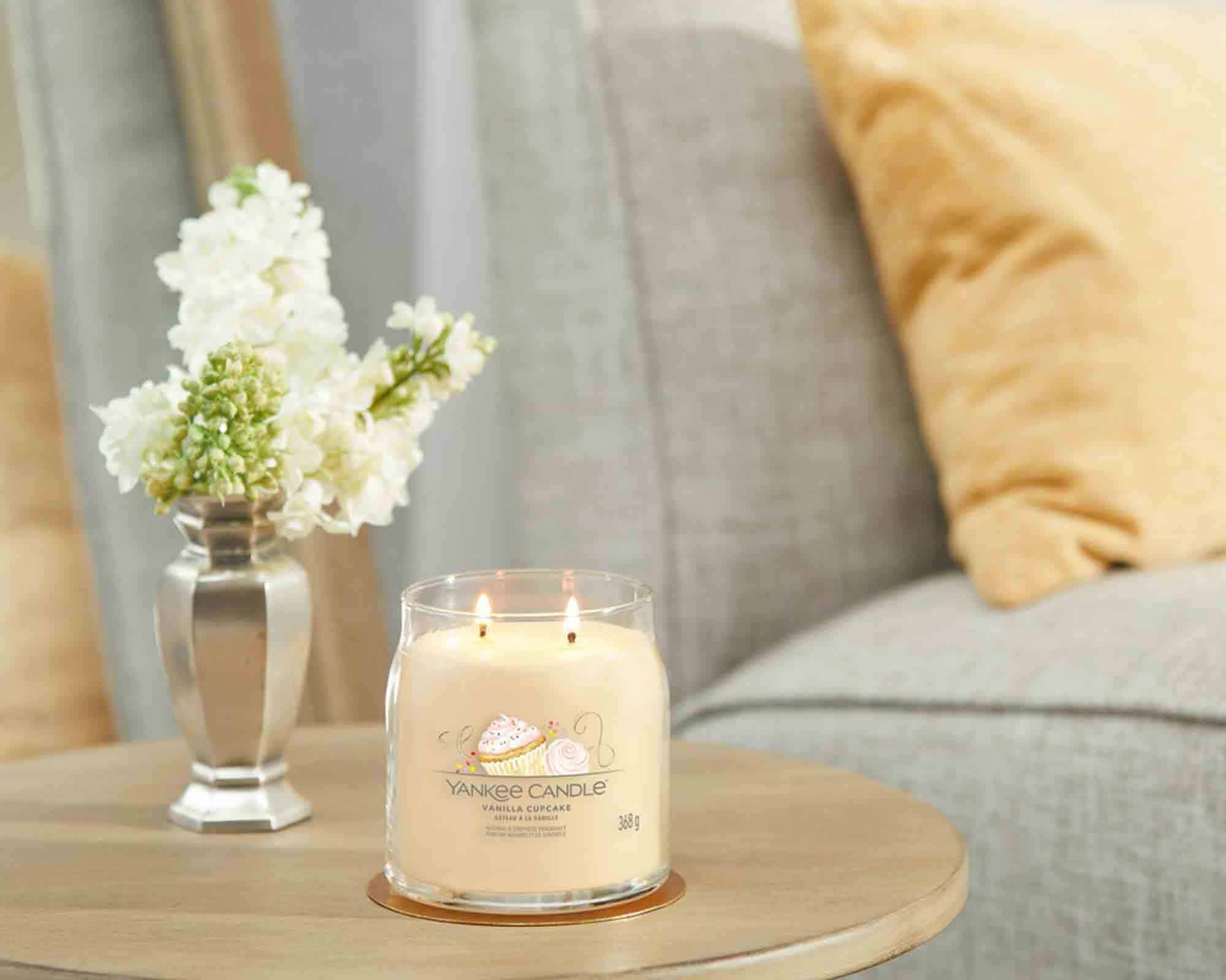 Giara Candela Media Vanilla Cupcake - Yankee Candle - immagine 5