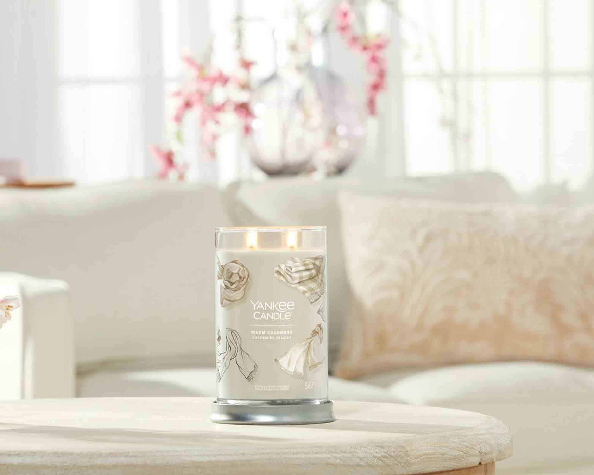 Candela Tumbler Grande Warm Cashmere - Yankee Candle - immagine 3