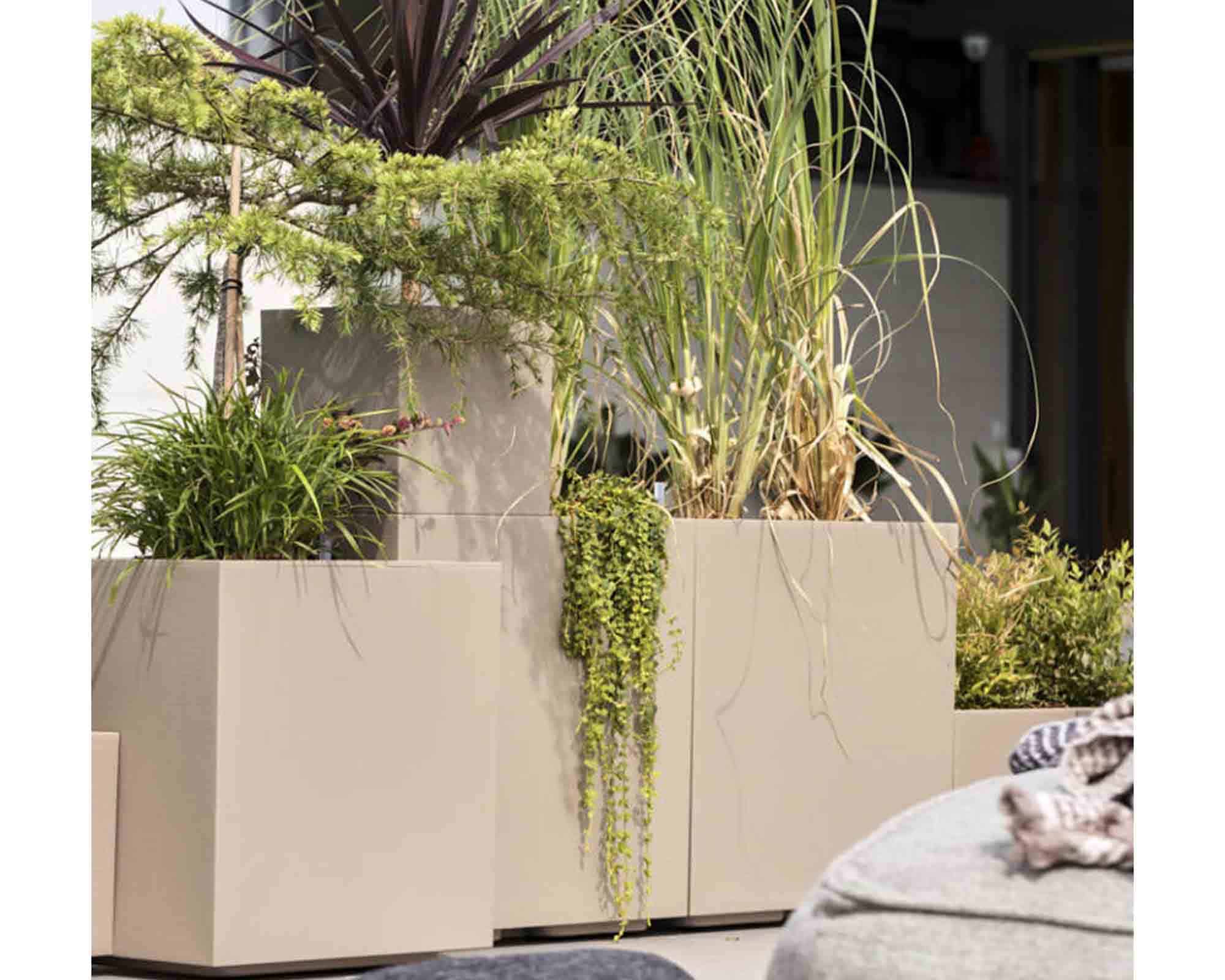 Fioriera Matheria Bronzo 100cm in Plastica - Veca - immagine 5