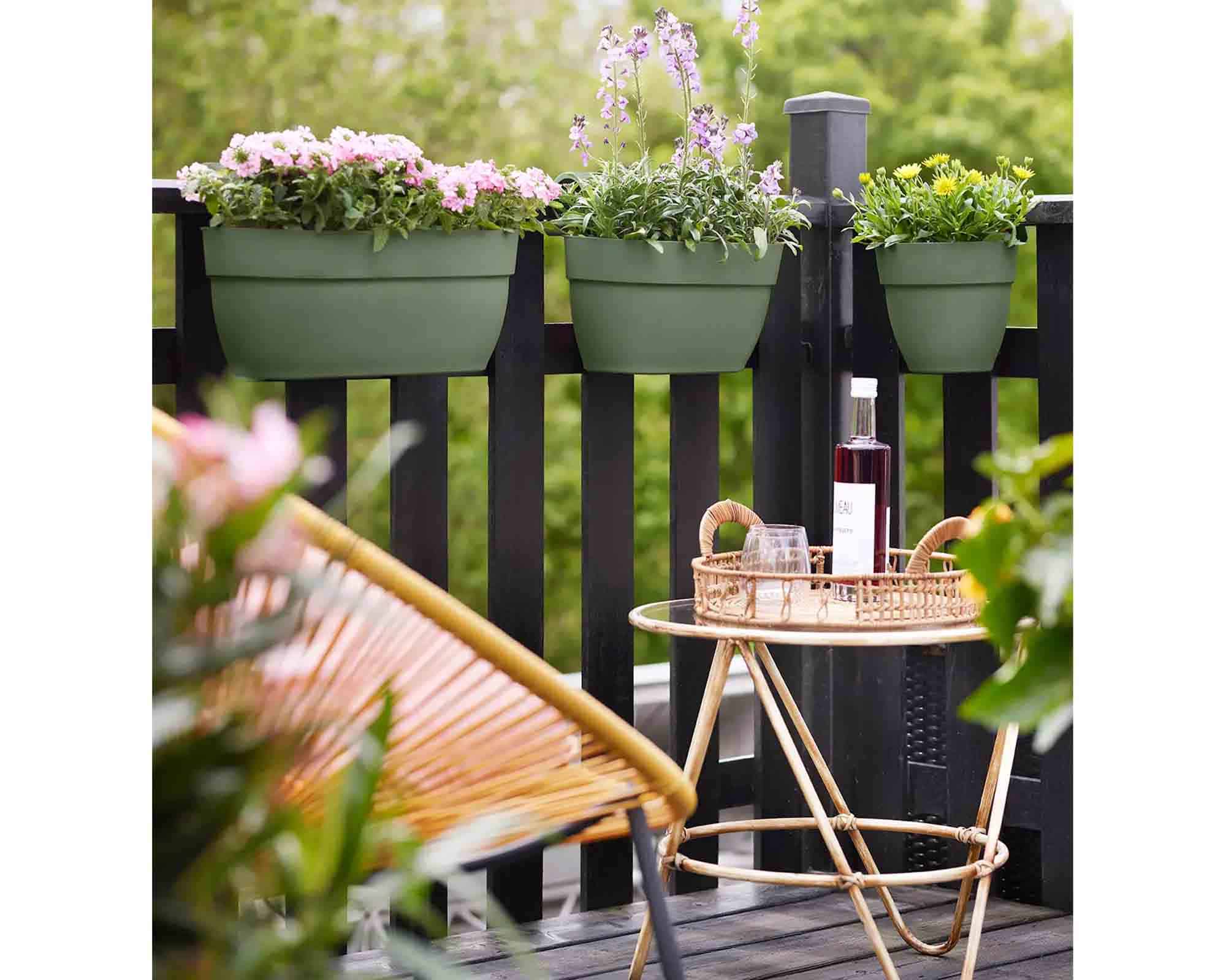 Balconetta Vibia Campana Easy Hanger Verde Pistacchio XL 58cm in Plastica Riciclato - Elho - immagine 11