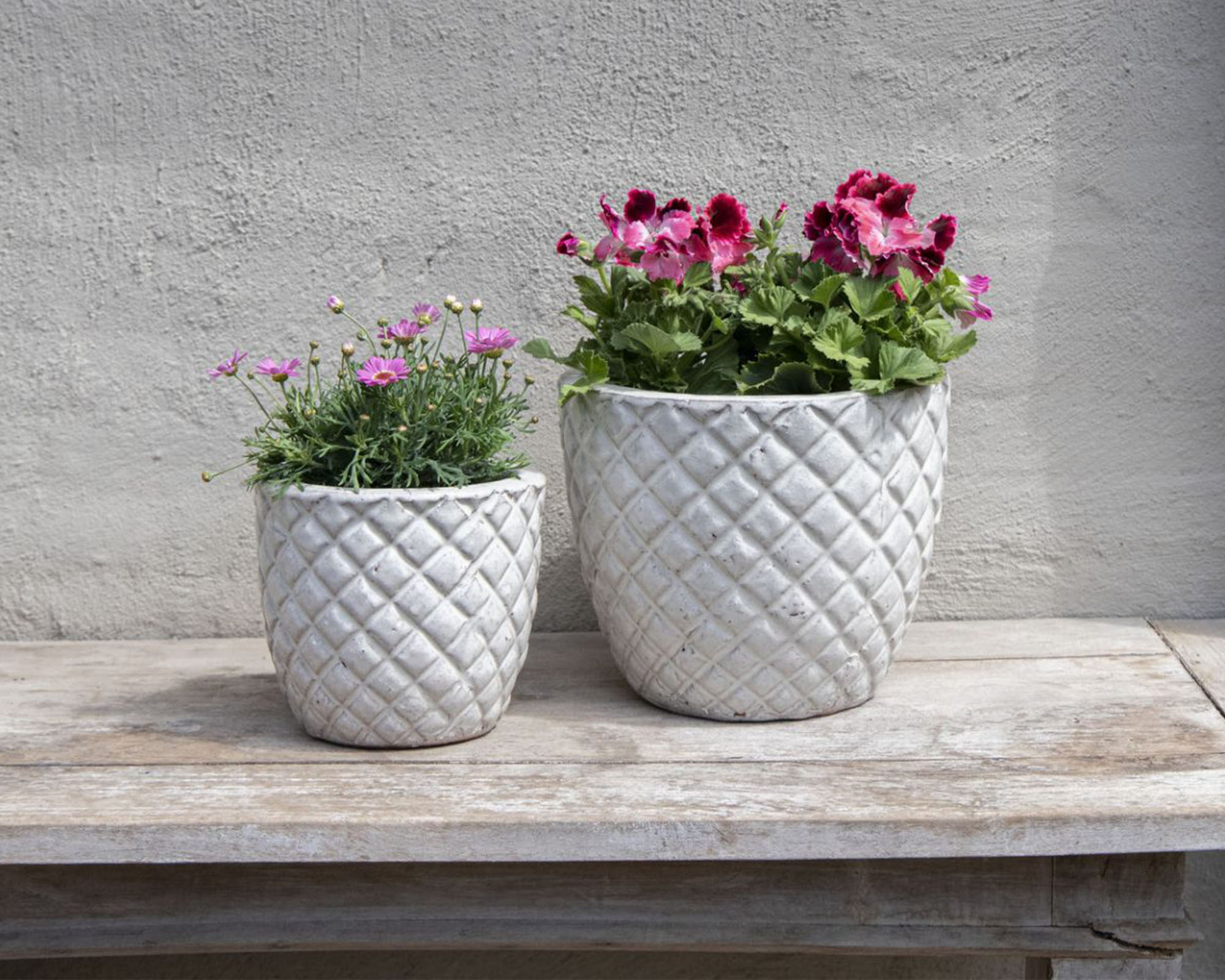 Cachepot Pineapple Smaltato Bianco D38x30cm in Ceramica - Mega Collections - immagine 3