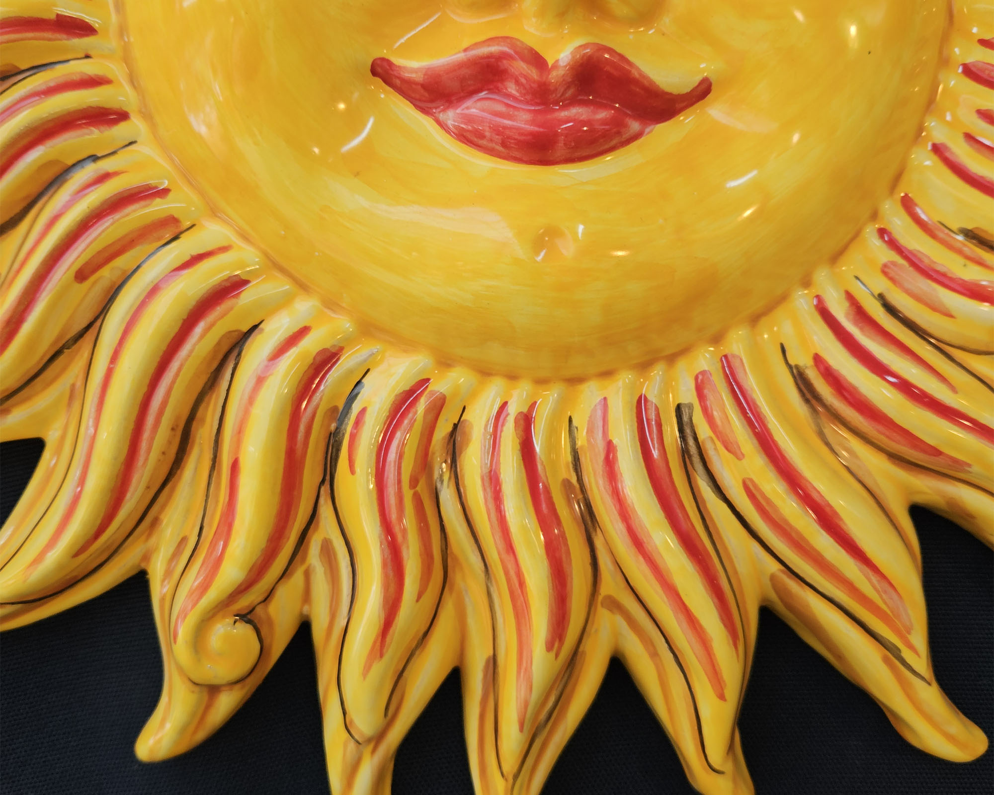 Sole Decorativa da Parete Dipinto a Mano Assortito D40cm in Ceramica - immagine 2