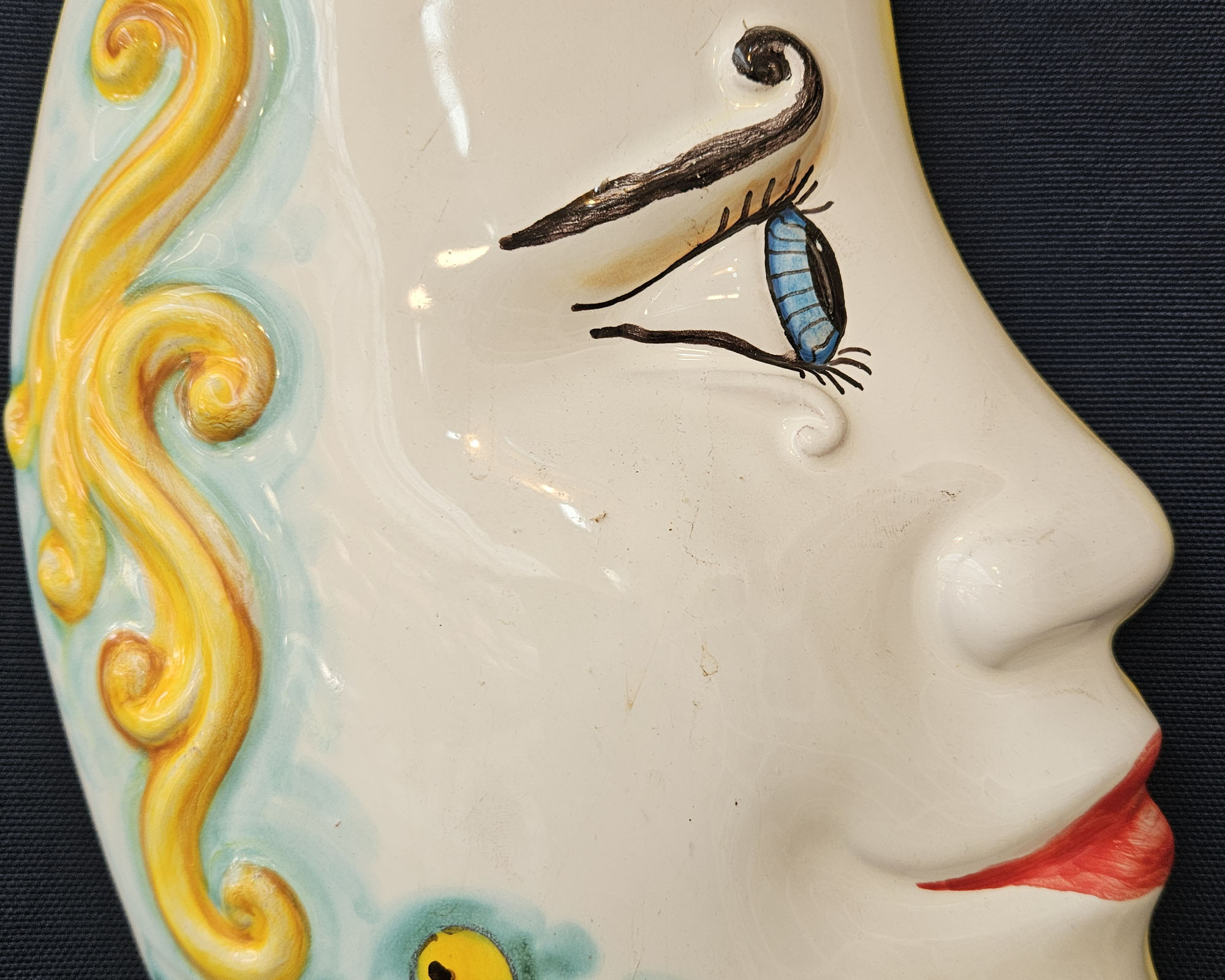 Luna Decorativa da Parete Dipinto a Mano Assortito D45cm in Ceramica - immagine 2