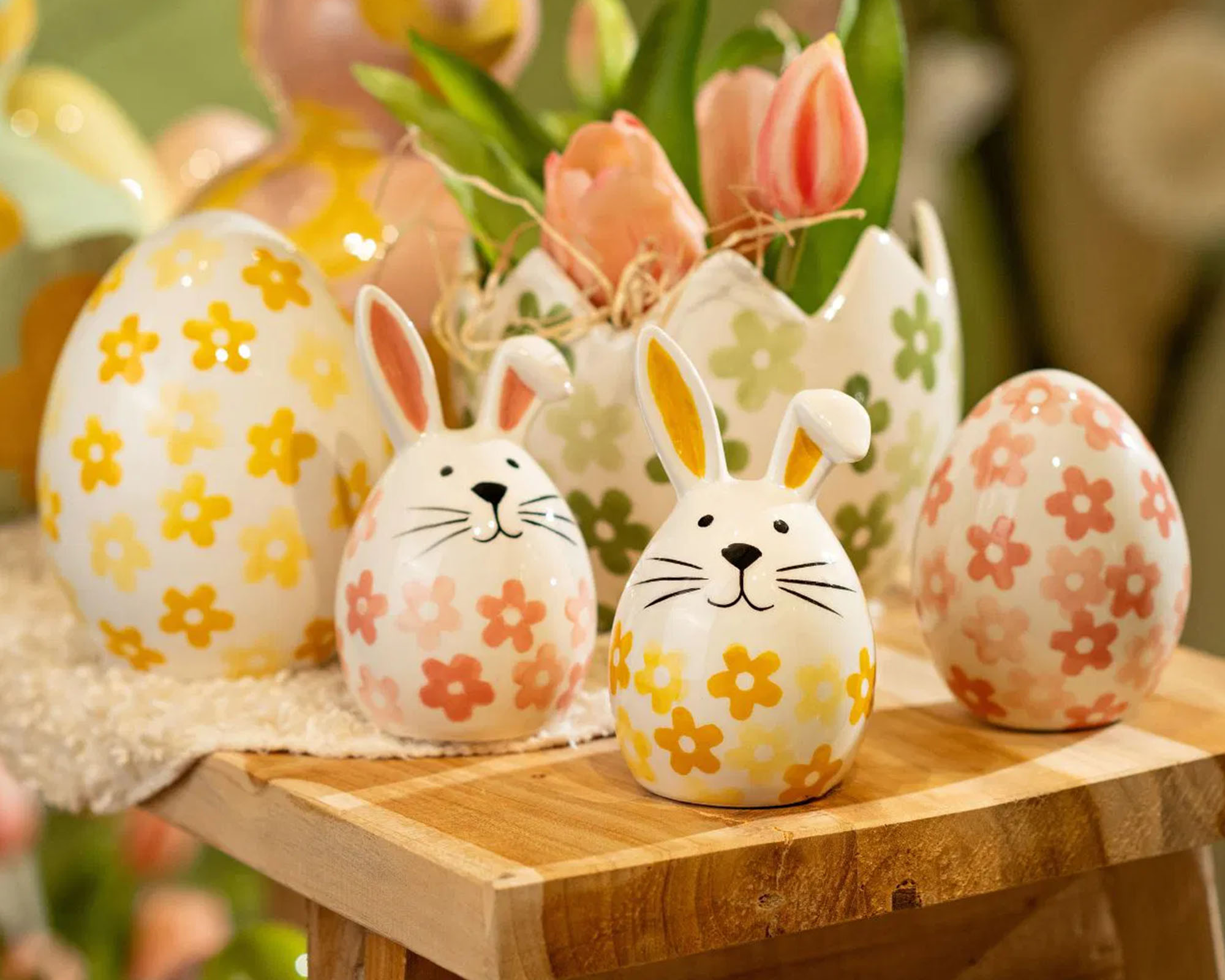 Coniglietto Bianco con Fiorellini Colorati Assortito 6x12x7cm in Ceramica - immagine 3