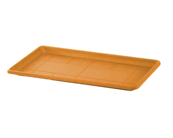 Sottovaso rettangolare per fioriere grandi colore arancione su sfondo bianco.