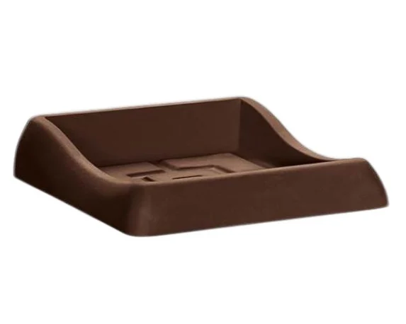 Sottovaso quadrato genesis colore marrone brunito su sfondo bianco.