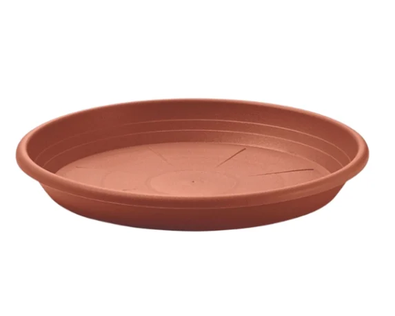 Sottovaso rotondo cilindrico colore terracotta su sfondo bianco.