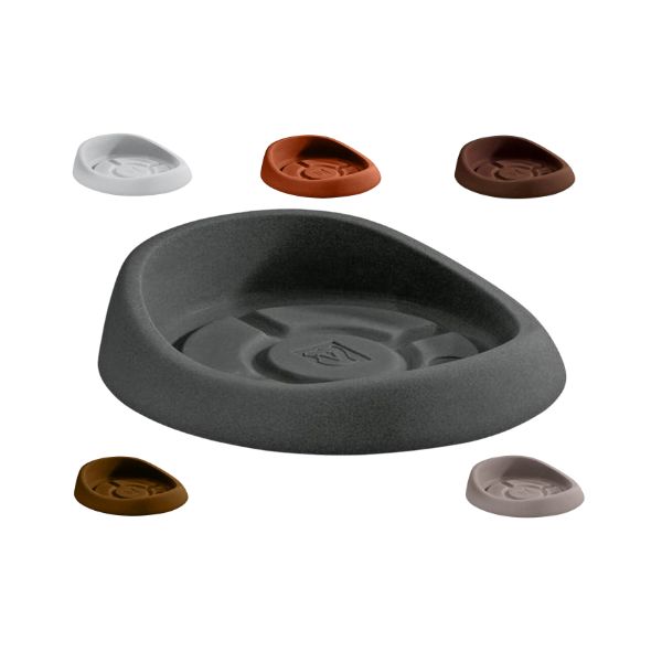 Sottovaso rotondo genesis incastro clip-on per vaso genesis colore assortito tondo su sfondo bianco.