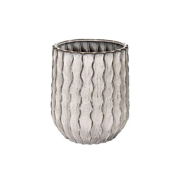 Vaso decorativo rotondo boheme rib ceramica smaltata crema su sfondo binaco.