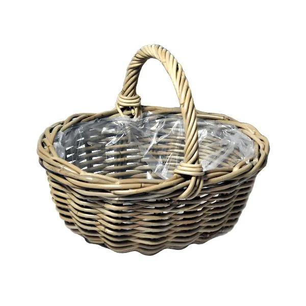 Fodera impermeabile interna e finitura naturale grigio fango! Scopri la cesta Harvest Kubu in rattan di Floral Garden in 3 misure fino a L46.