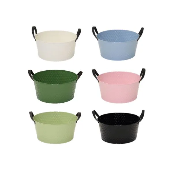 Struttura ermetica senza fori e 6 colori pastello lucidi! Scopri la fioriera DerbyRlow D28 in metallo con manici neri di Floral Garden per le tue piante.
